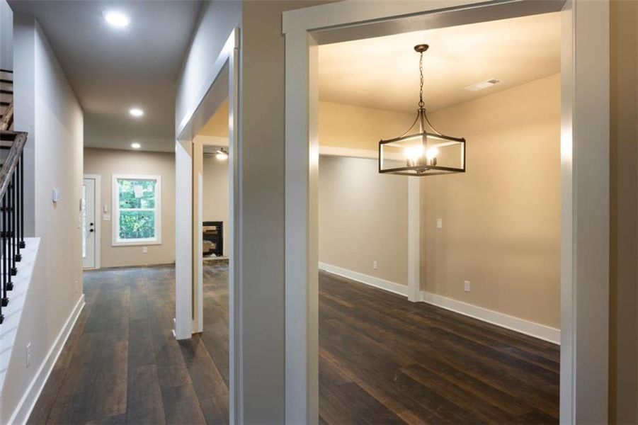 Spacious, unfurnished interior of a new home in , Oxford (Image 24).