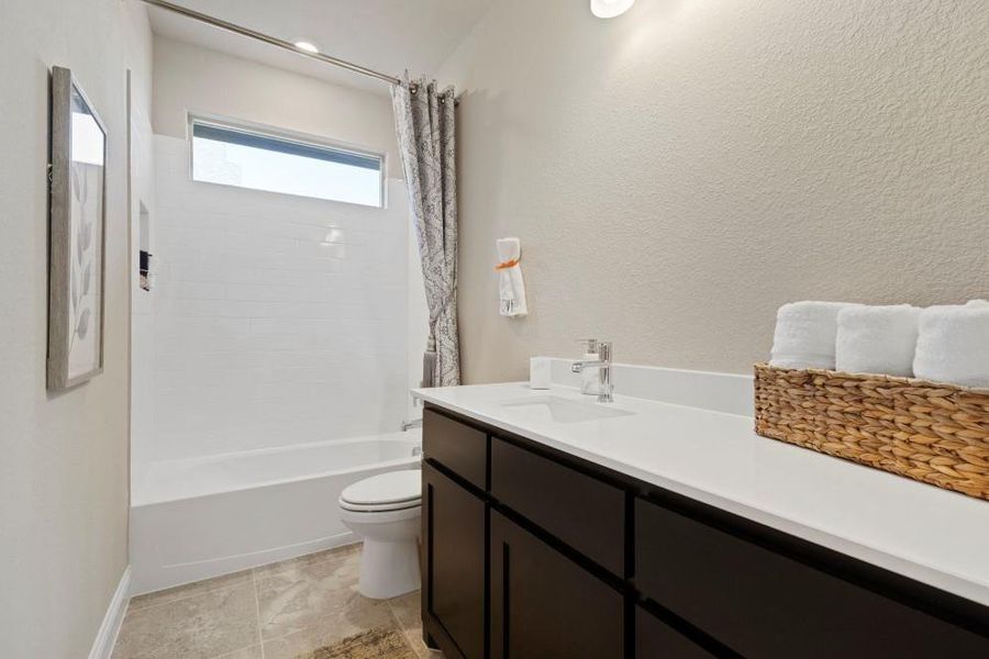 Furnished interior view inside a new home in Lakeview Pointe, Grand Prairie (Image 19).