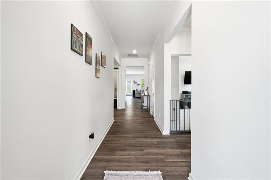 Spacious, unfurnished interior of a new home in Lost Creek, Dallas (Image 24).