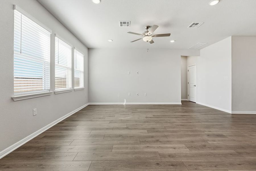 Spacious, unfurnished interior of a new home in Lisso, Pflugerville (Image 13).