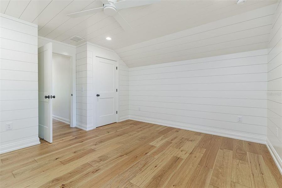 Spacious, unfurnished interior of a new home in , Lakeland (Image 25).
