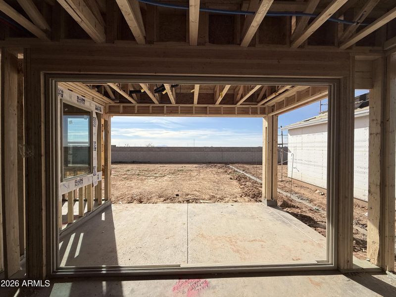 06- Large Covered Patio