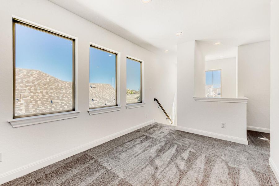 Spacious, unfurnished interior of a new home in The Porch at Du Pre, Buda (Image 12).