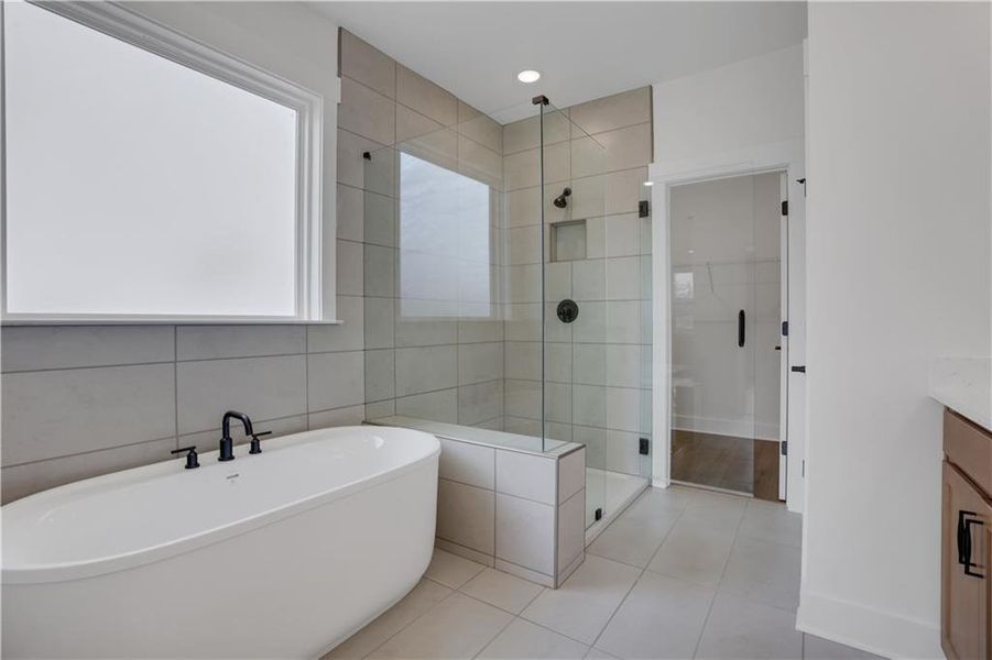 Furnished interior view inside a new home in Twin Lakes, Hoschton (Image 13).