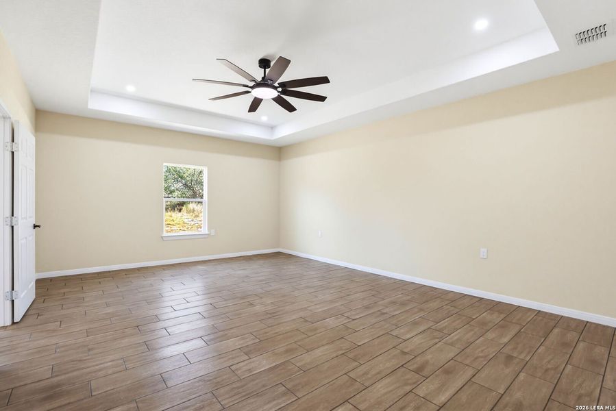 Spacious, unfurnished interior of a new home in , Poteet (Image 25).