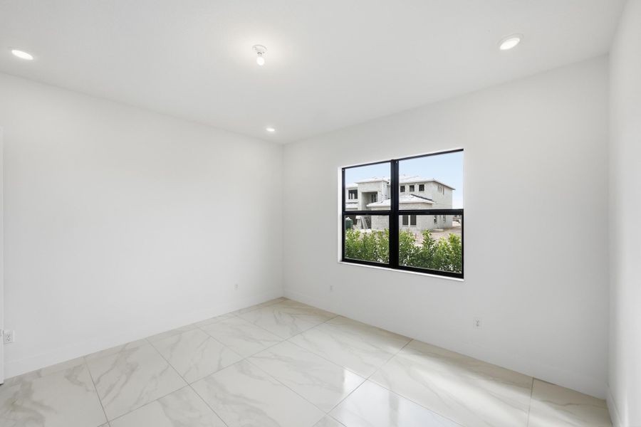 53-print-10140-royal-ascot-avenue