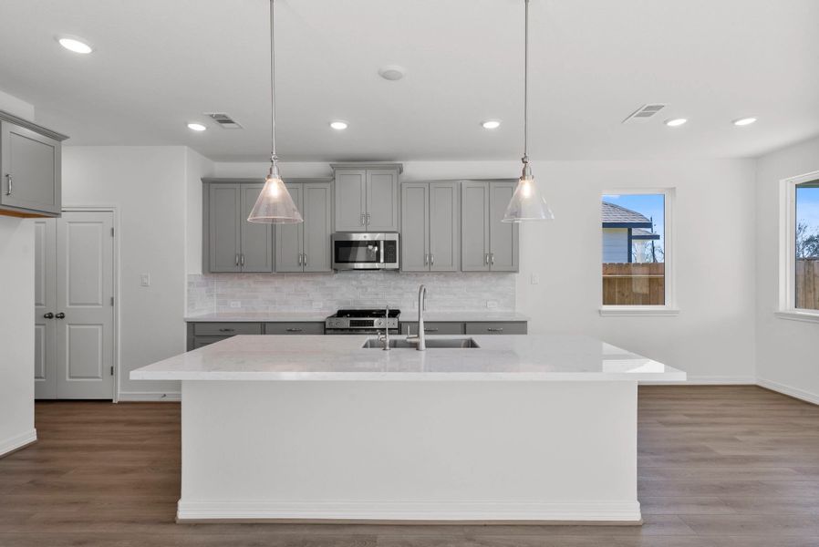 Sample product photo. Actual exterior and interior selections may vary by homesite. Photo may be virtually staged.