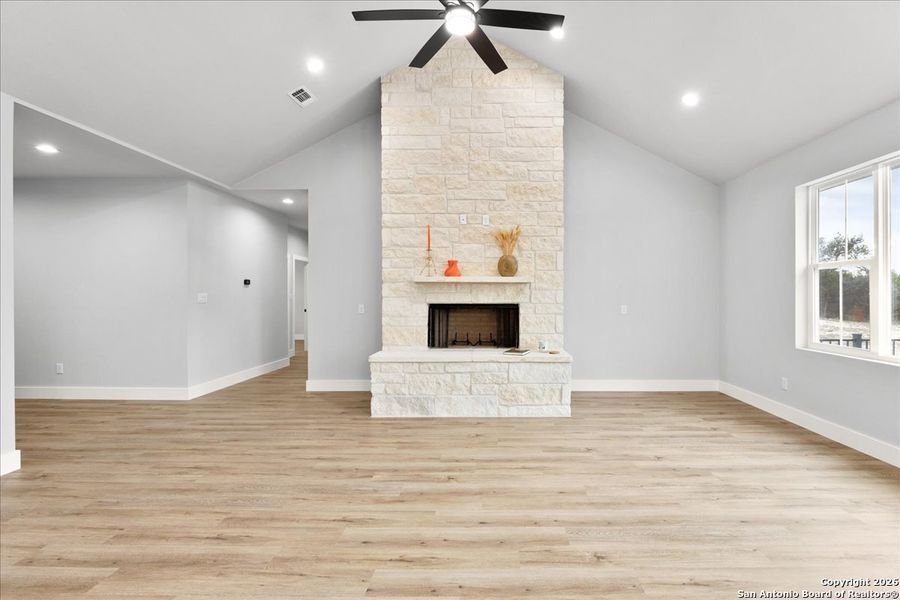 Spacious, unfurnished interior of a new home in , Fischer (Image 22).