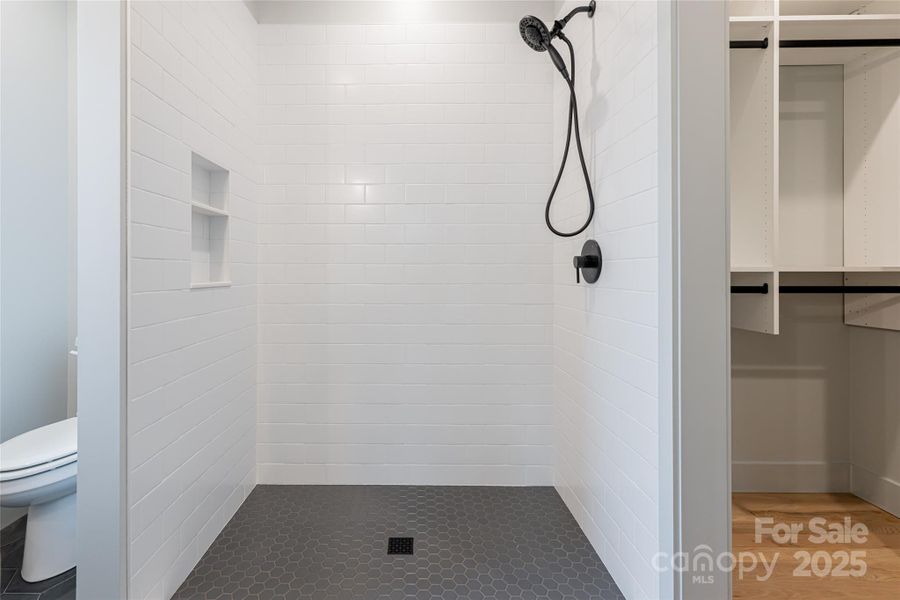 Photo of Similar Construction Photo of Similar Construction