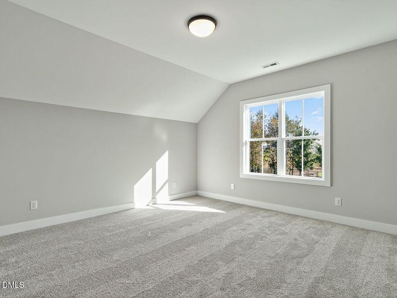 031-1280x960-bedroom