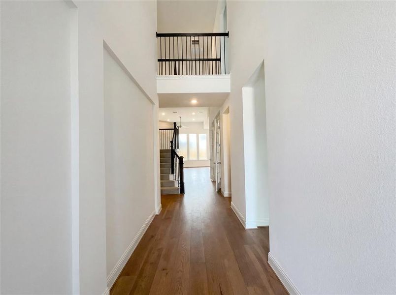 Spacious, unfurnished interior of a new home in Shaded Tree, McKinney (Image 20).