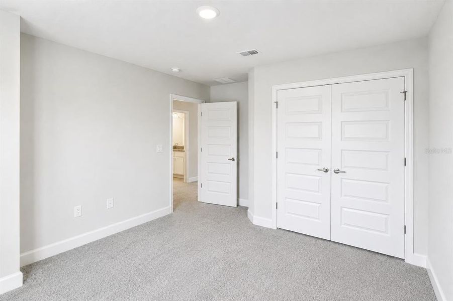 Spacious, unfurnished interior of a new home in Harmony Central, St. Cloud (Image 10).