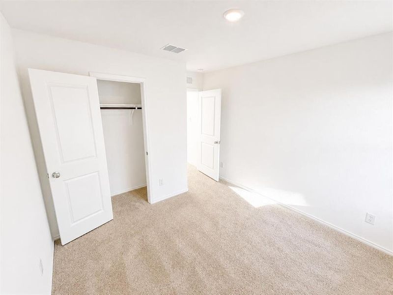 Spacious, unfurnished interior of a new home in Wright Farms: Watermill Collection, Dallas (Image 22).