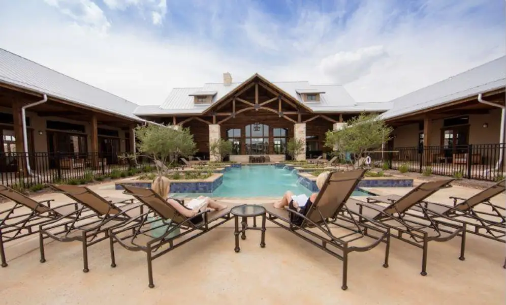 Community amenities in Towne Lake, Houston (Image 4).