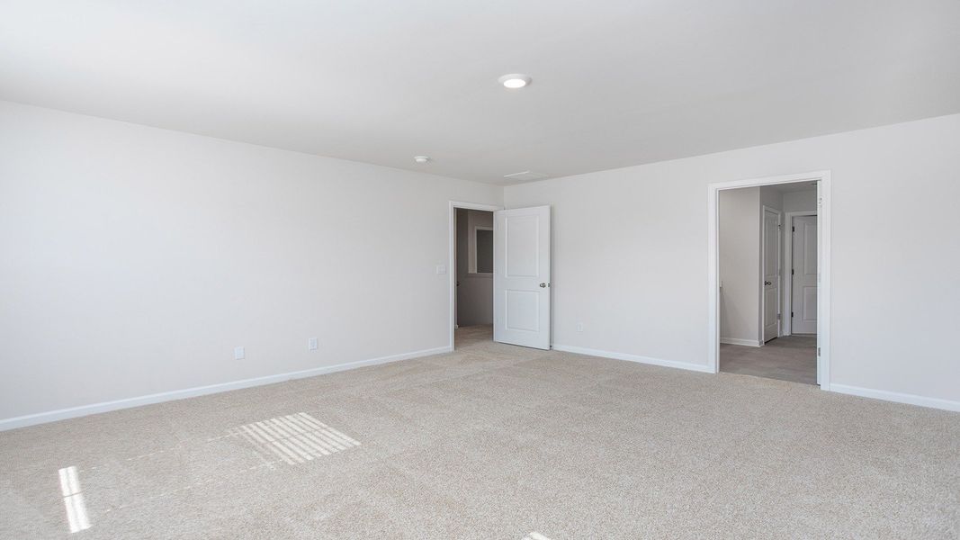 Spacious, unfurnished interior of a new home in Middleton, Greensboro (Image 16).