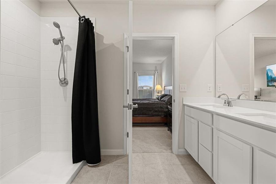 Furnished interior view inside a new home in , Sumterville (Image 39).