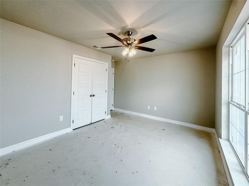 Spacious, unfurnished interior of a new home in , Hewitt (Image 20).