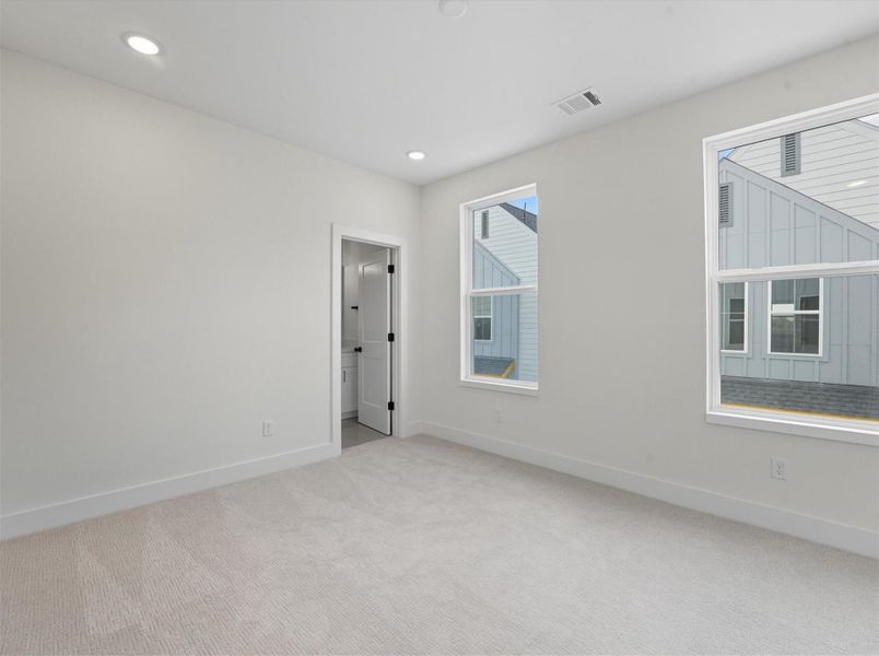 Spacious, unfurnished interior of a new home in , Houston (Image 21).