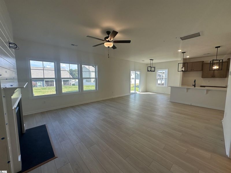 Spacious, unfurnished interior of a new home in Shiloh Trail, Wellford (Image 25).