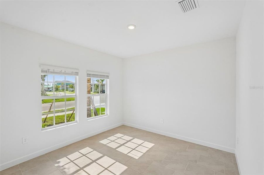 Spacious, unfurnished interior of a new home in Lennar at Turnleaf, Punta Gorda (Image 32). Spacious, unfurnished interior of a new home in Lennar at Turnleaf, Punta Gorda (Image 32).
