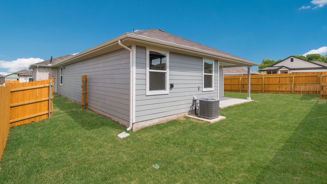 Representative exterior details of a home built from the The Reagan II by D.R. Horton in Talavera, Kyle (Image 14).