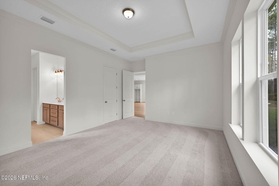 Spacious, unfurnished interior of a new home in Amelia National Country Club, Fernandina Beach (Image 29).