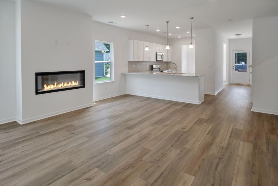 Spacious, unfurnished interior of a new home in Marlin Pointe, White House (Image 11).