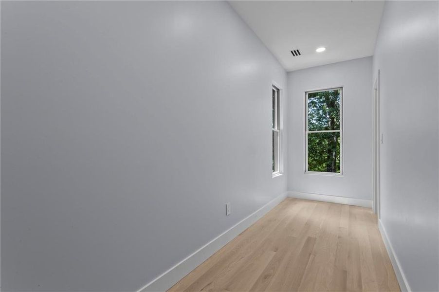 Spacious, unfurnished interior of a new home in , Marietta (Image 46).