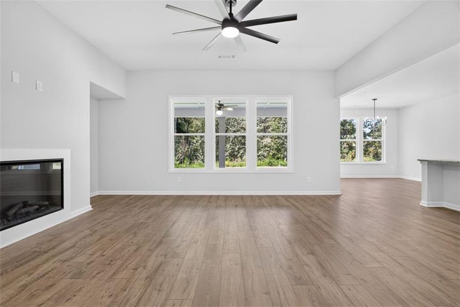 Spacious, unfurnished interior of a new home in , Athens (Image 40).