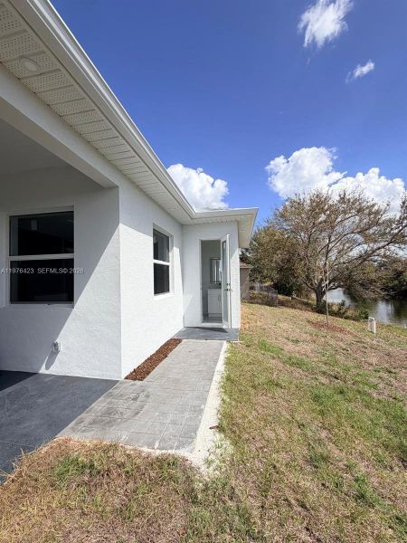 Exterior details and patio area of a home in , Cape Coral (Image 3).