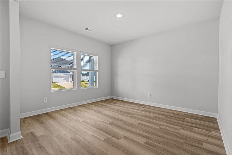 Spacious, unfurnished interior of a new home in Chatham Forest, Duncan (Image 12). Spacious, unfurnished interior of a new home in Chatham Forest, Duncan (Image 12).