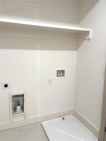 Spacious, unfurnished interior of a new home in , Roswell (Image 25).