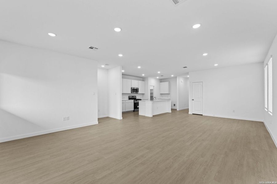 Spacious, unfurnished interior of a new home in Legacy Point, Von Ormy (Image 14).