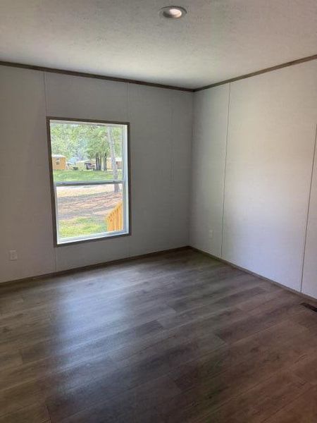 Spacious, unfurnished interior of a new home in , Summerton (Image 18).