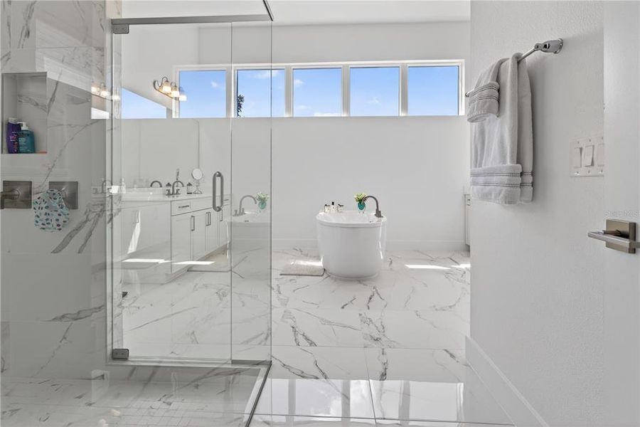 Furnished interior view inside a new home in , Montverde (Image 11).