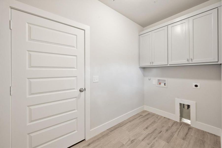 Spacious, unfurnished interior of a new home in , Corsicana (Image 23). Spacious, unfurnished interior of a new home in , Corsicana (Image 23).