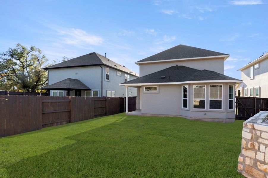 Exterior details and patio area of a home in Clear Creek, Round Rock (Image 3).