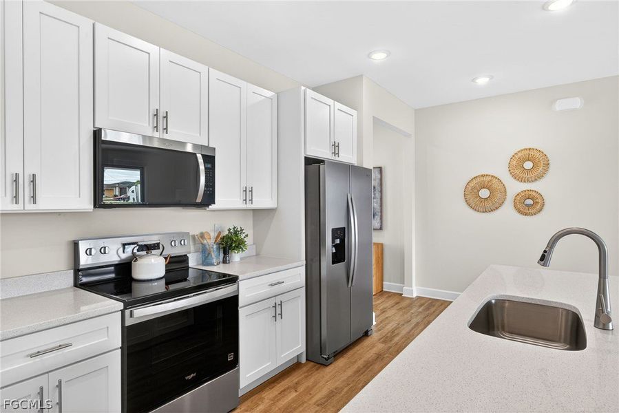 Furnished interior view inside a new home in Cape Coral, Cape Coral (Image 33).