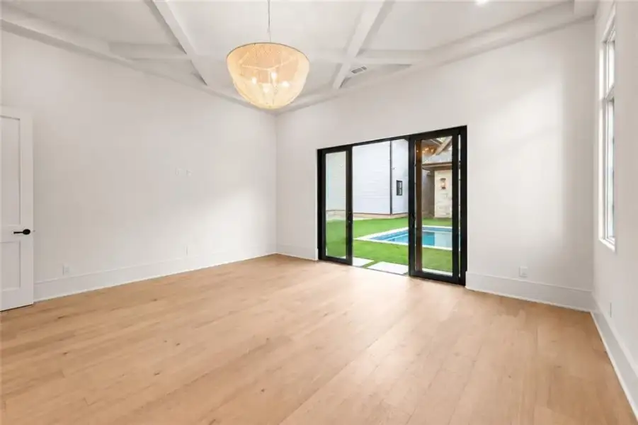 Spacious, unfurnished interior of a new home in , Alpharetta (Image 24).