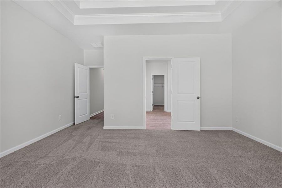 Spacious, unfurnished interior of a new home in , Athens (Image 48).