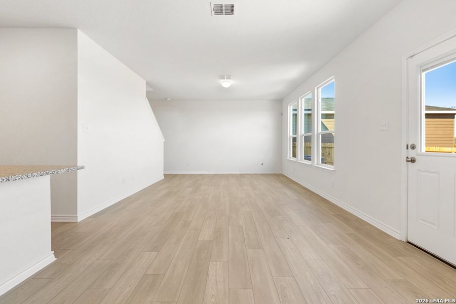 Spacious, unfurnished interior of a new home in Punta Verde, Converse (Image 14).