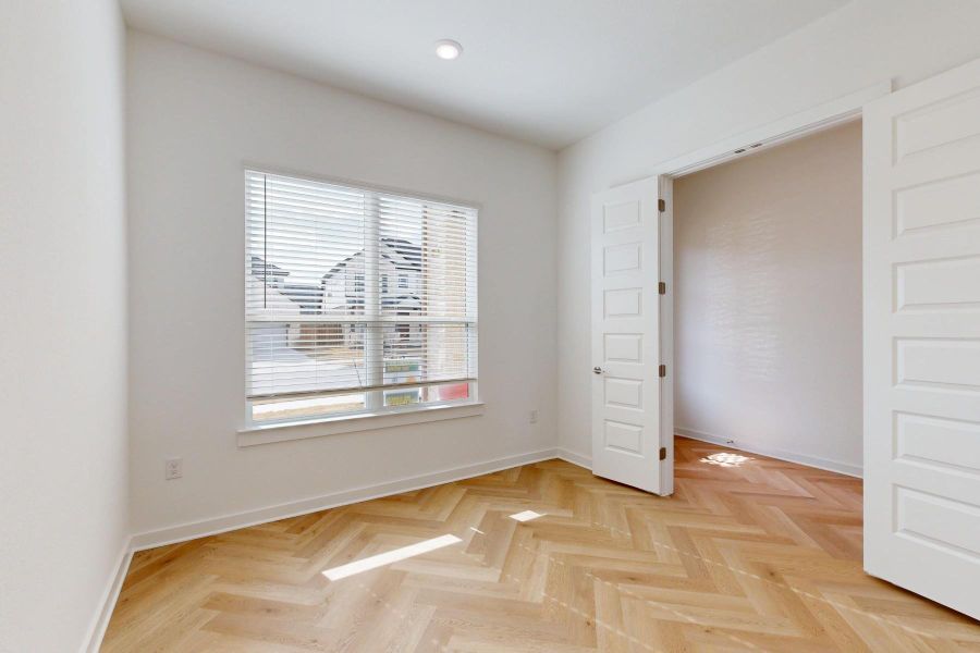 Spacious, unfurnished interior of a new home in Barksdale, Leander (Image 23).