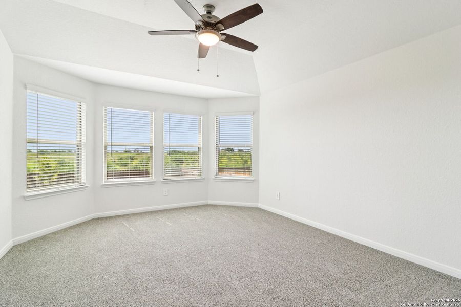 Spacious, unfurnished interior of a new home in Catalina, Converse (Image 22).