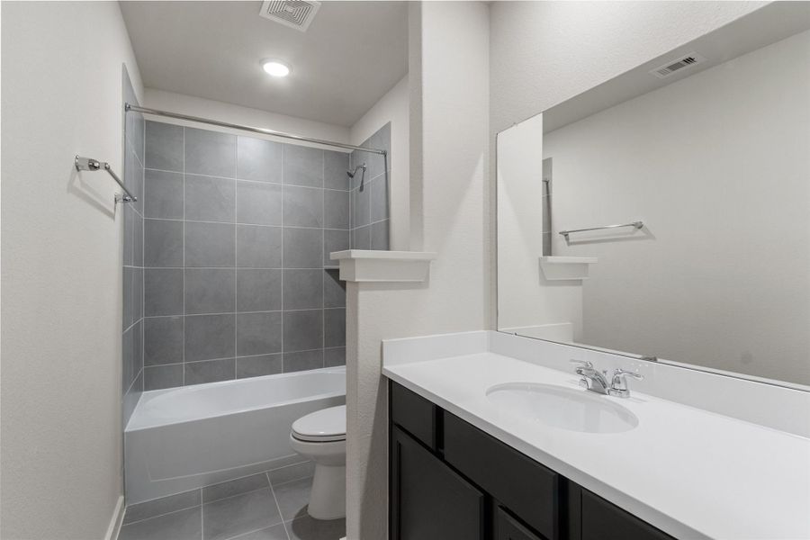 Image 22 of a home in Colony at Pinehurst.