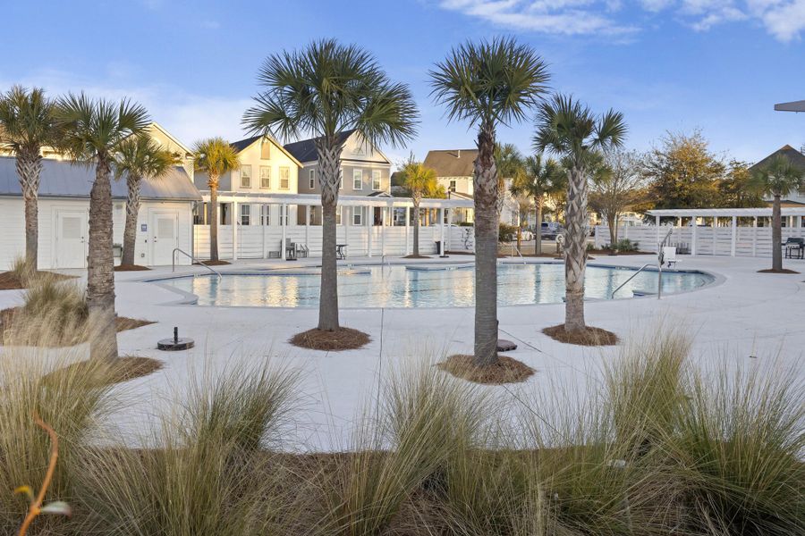 Community amenities in , Summerville (Image 46).