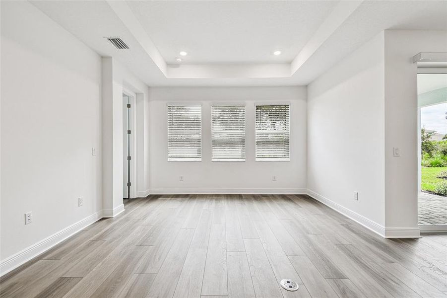 Spacious, unfurnished interior of a new home in Sweetwater at Lakewood Ranch, Lakewood Ranch (Image 12).