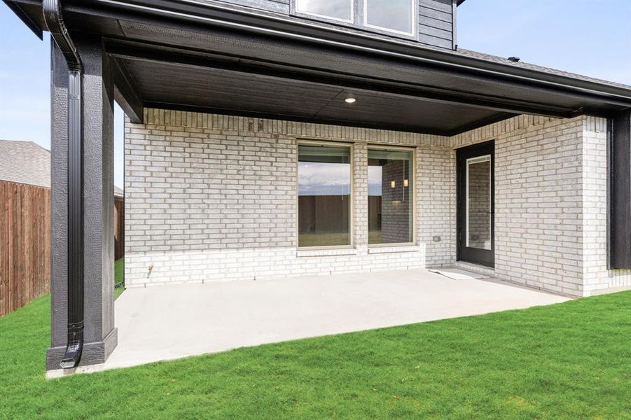 Exterior details and patio area of a home in Ridge Ranch Classic 60, Mesquite (Image 23).