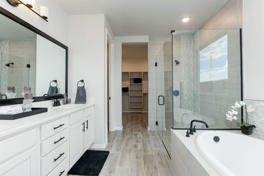 Representative furnished interior of a home built from the Santa Rosa by Hakes Brothers in Paseo Del Este, El Paso (Image 12).