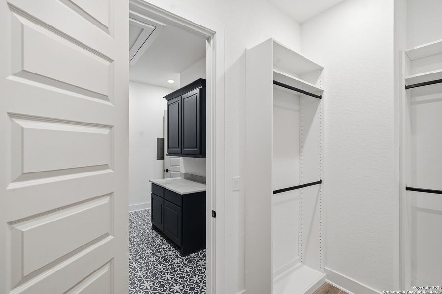 Furnished interior view inside a new home in Caliza Reserve, Boerne (Image 9). Furnished interior view inside a new home in Caliza Reserve, Boerne (Image 9).