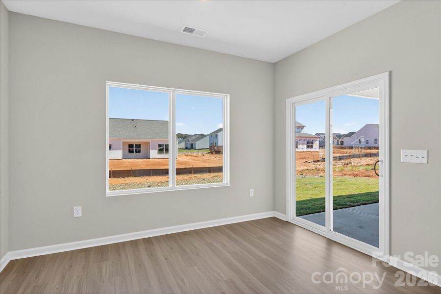Spacious, unfurnished interior of a new home in Stagecoach Station, Gastonia (Image 19).